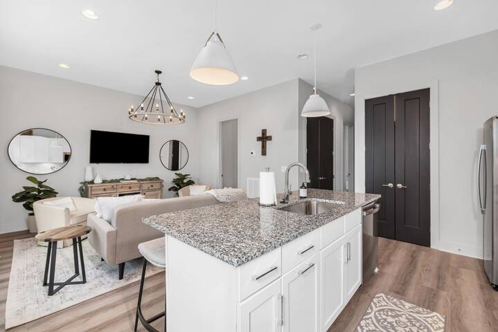 Tim and Faith Rooftop – Amazing Nashville Hangout gallery image 5