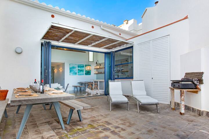 1mirad 01 – Beautiful house renovated with great t gallery image 2