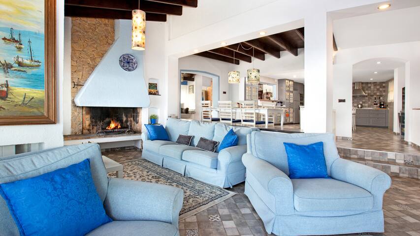 2cany01 – Spectacular luxury house with private ou gallery image 5