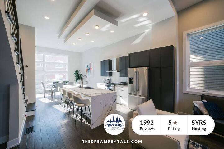 High End New Construction Home w/8 Beds, Parking