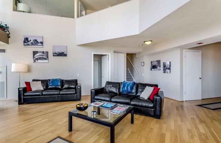 55-56 Mag Mile Penthouse gallery image 5