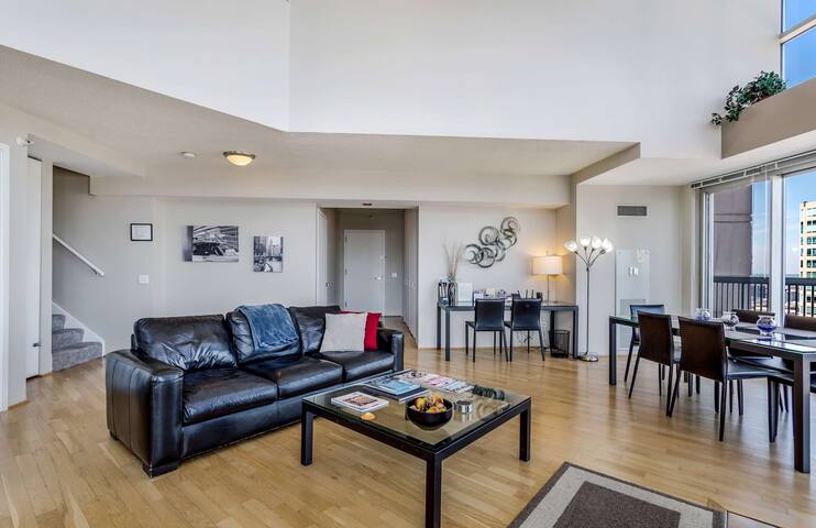 55-56 Mag Mile Penthouse gallery image 3