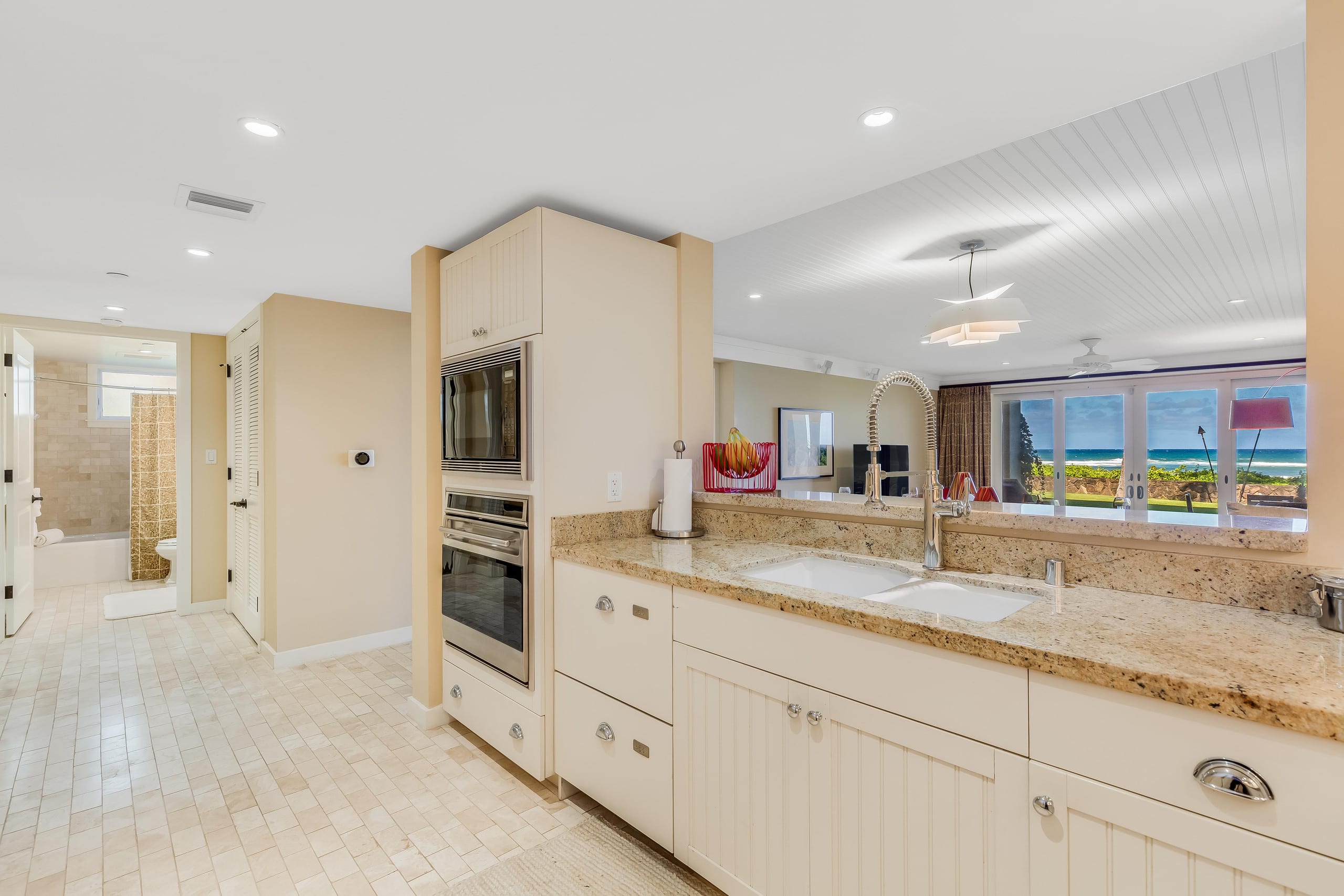 Condo in Kahuku · ★4.92 · 3 bedrooms · 3 beds · 2 shared baths - Image 3