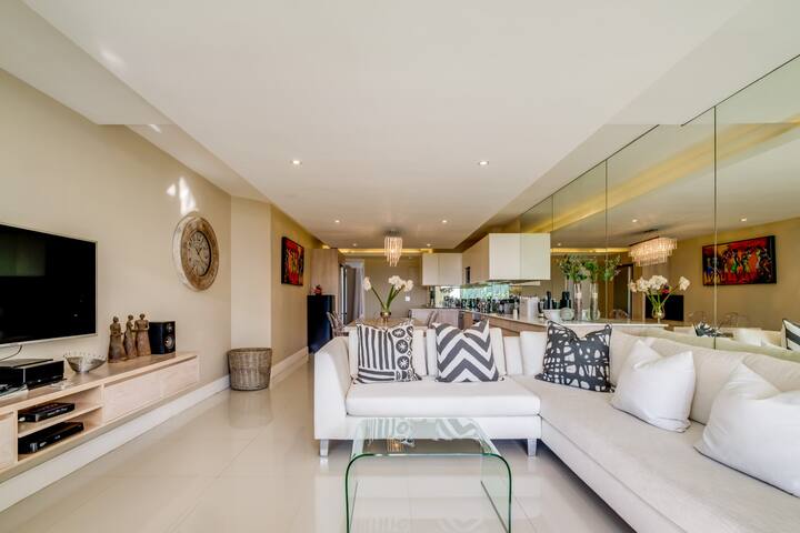 Elegant Apartment at the Waterclub (Amani Views) gallery image 5