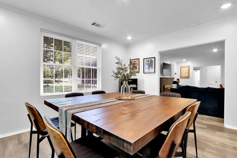 8 Beds in 4BR Home w/ Hot Tub—Family & Work-Ready