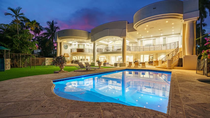 8500sf Intracoastal Mansion/Cinema/Dock/Pool gallery image 2