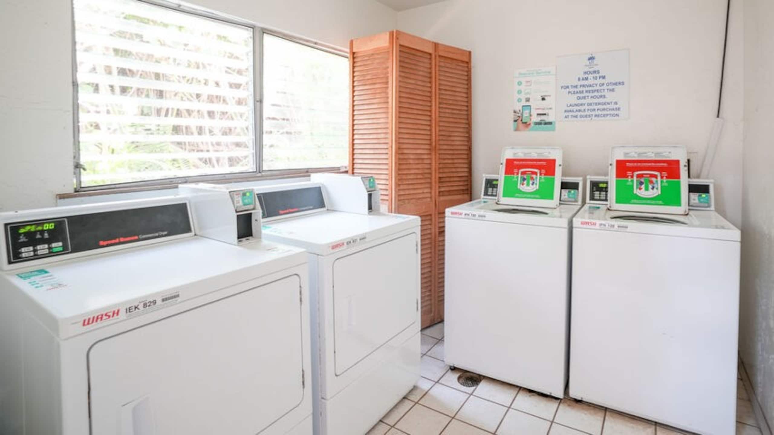 Kapaa Condo w/ King Bed, AC, Pools, Private Lanai - Photo 6