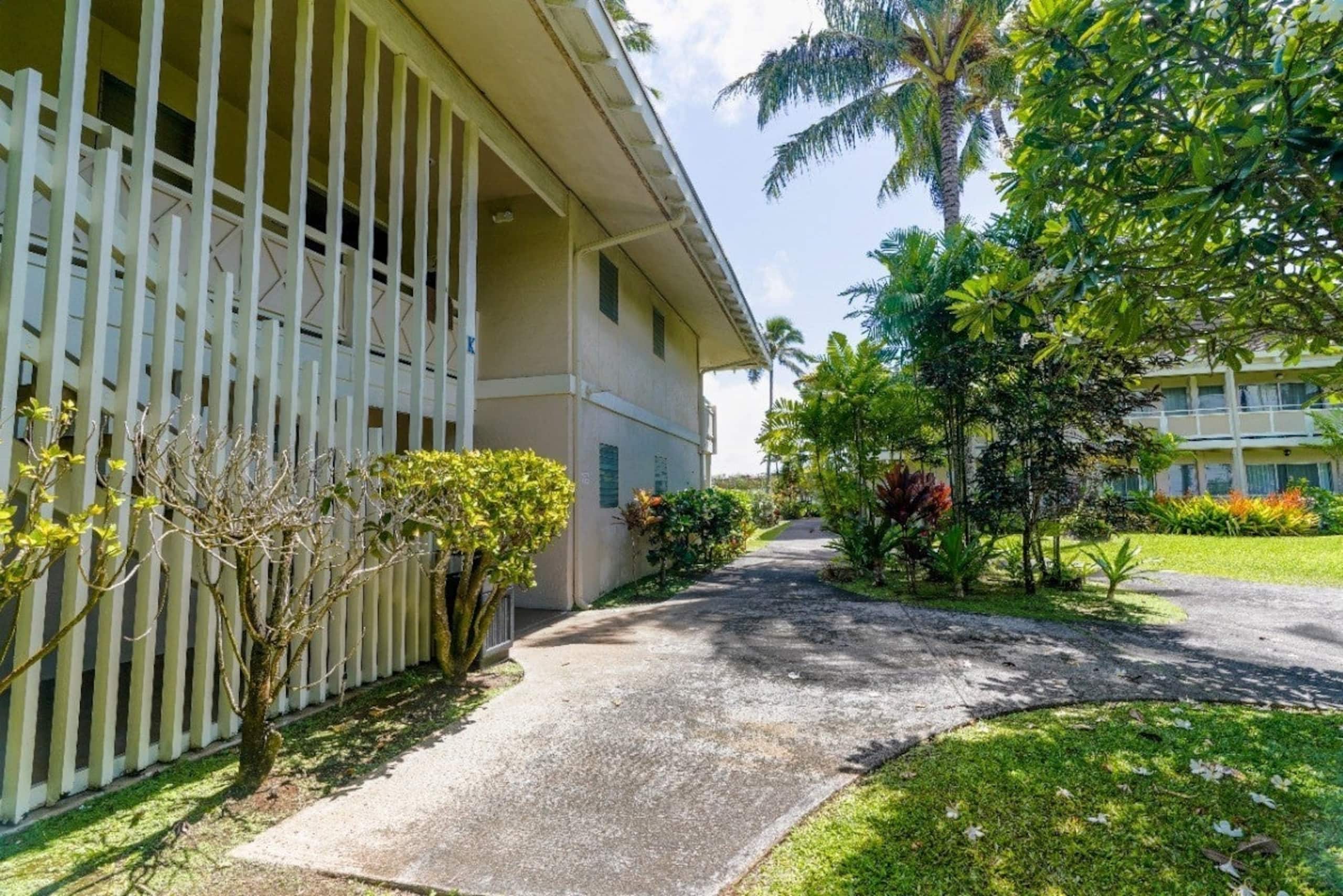 Kapaa Condo w/ King Bed, AC, Pools, Private Lanai - Photo 9