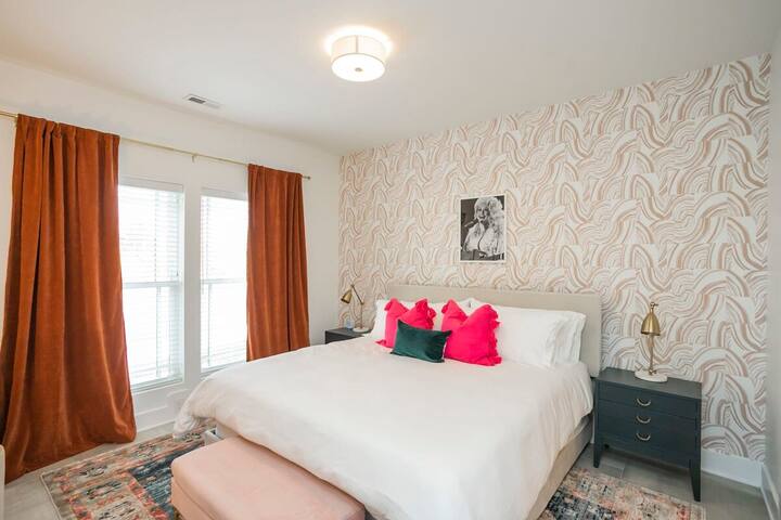 2 Townhomes w/Roof Decks + Grills gallery image 2