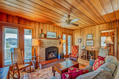 Convenient 4BR Mountainview | Pool | Deck | Golf