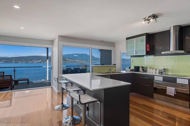 Oceana Escape panoramic views luxury and space gallery image 5