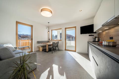 sunnig apartment sunrise
