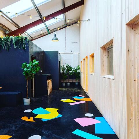 CoalShed – Exclusive Use – Sleep up to 16guests. gallery image 2