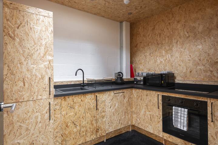 CoalShed – Exclusive Use – Sleep up to 16guests. gallery image 4