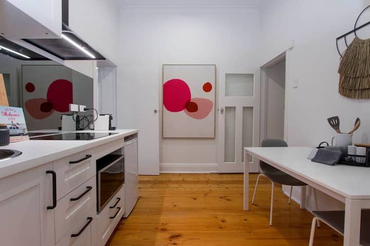 Eaton Cottage: Charming Hideaway Near Cafés & Cbd - Unley