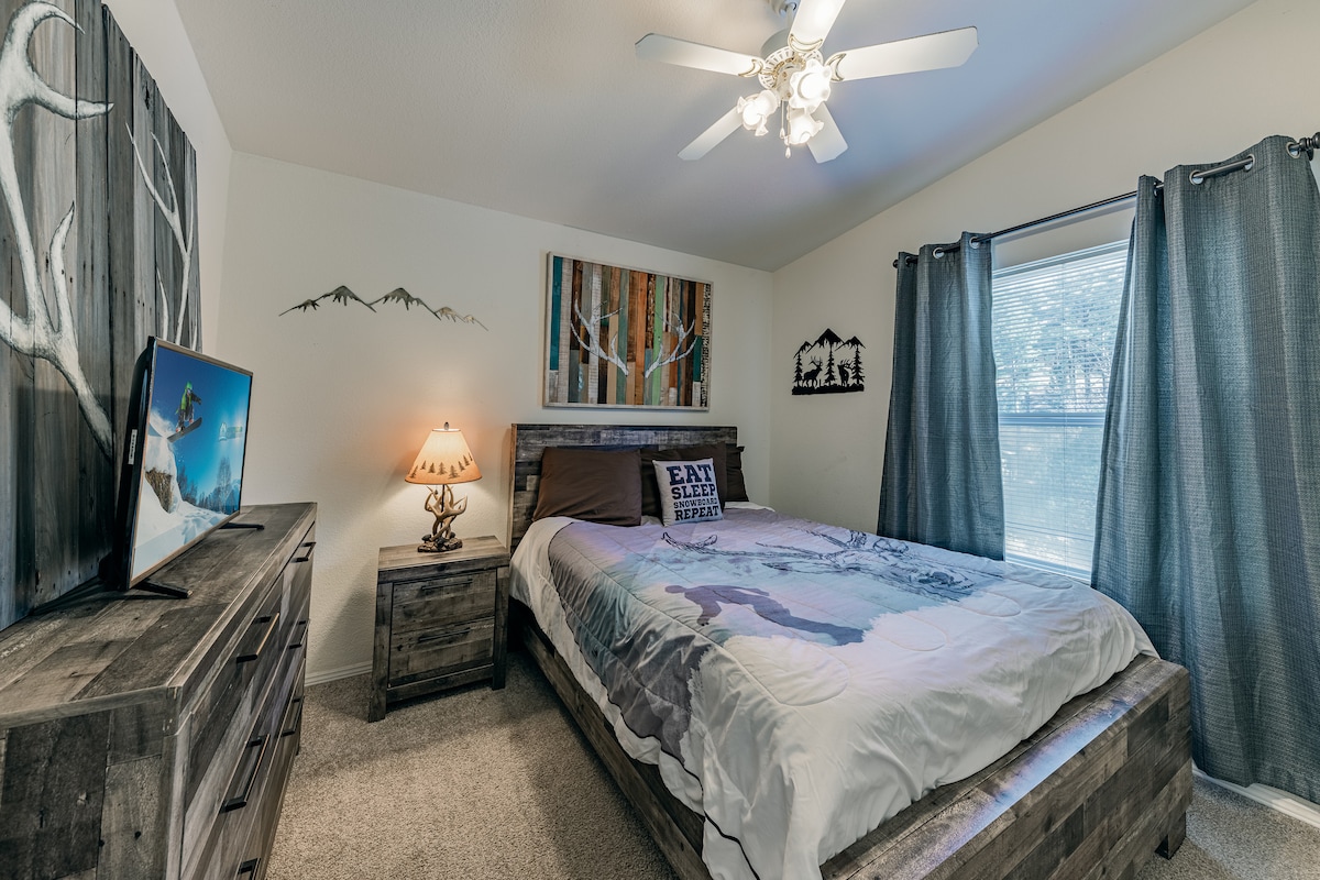 Dos habitaciones con camas tamaño queen, perfectas para familias o amigos.