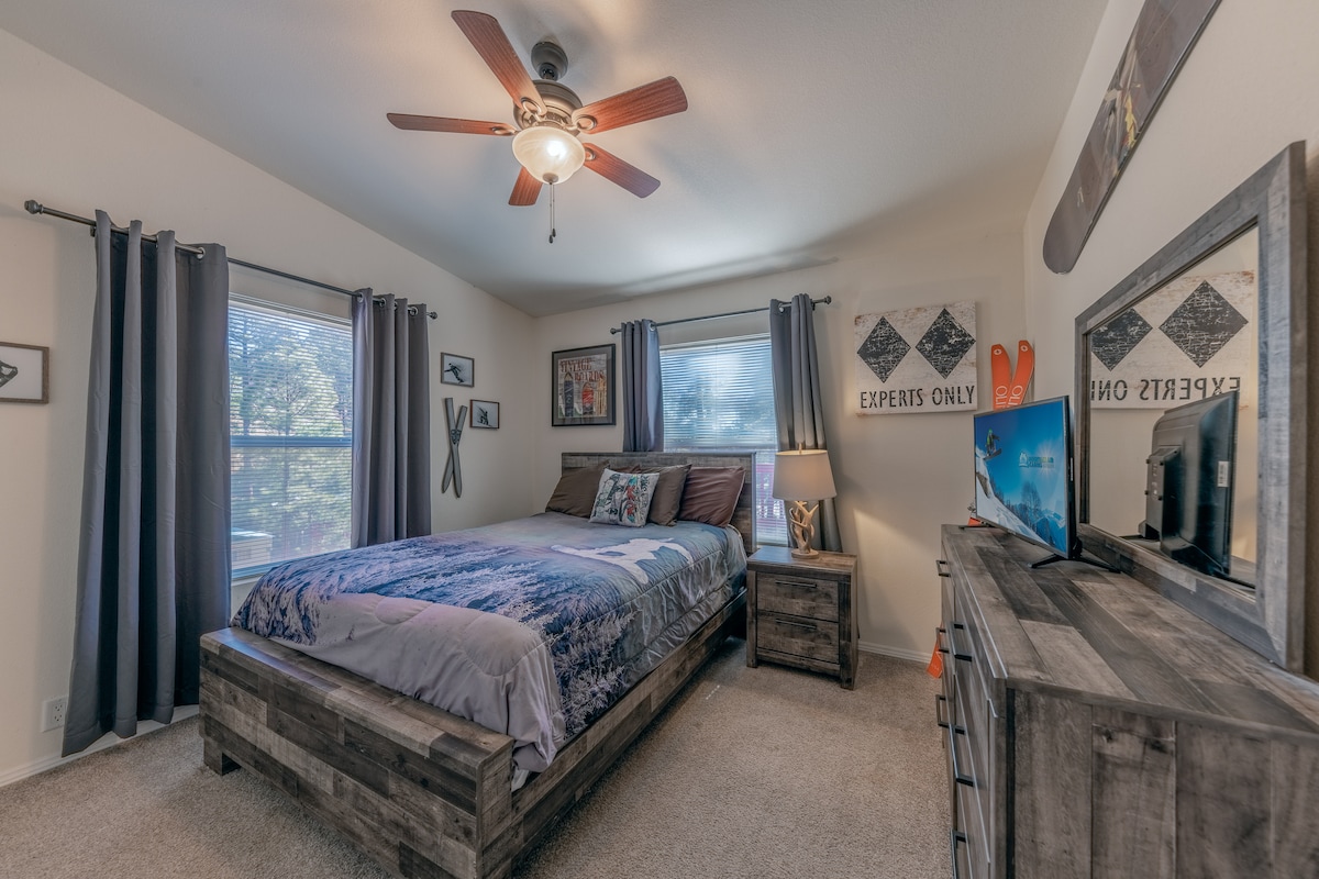 Dos habitaciones con camas tamaño queen, perfectas para familias o amigos.