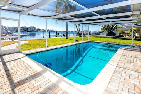 Luxe Private Waterfront Getaway with Pool in Ozona