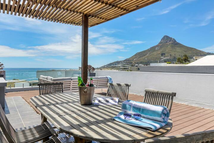 Houghton Villa Camps Bay – 5 min walk to beach