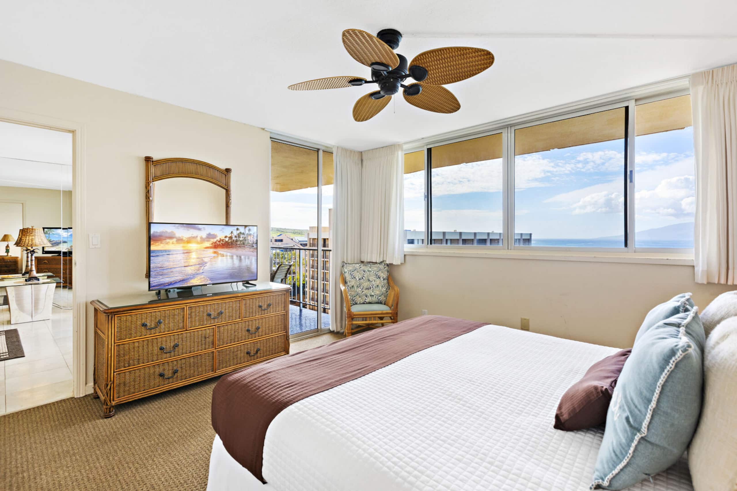 Condo in Lahaina · ★4.88 · 1 bedroom · 2 beds · 1 private bath - Image 21