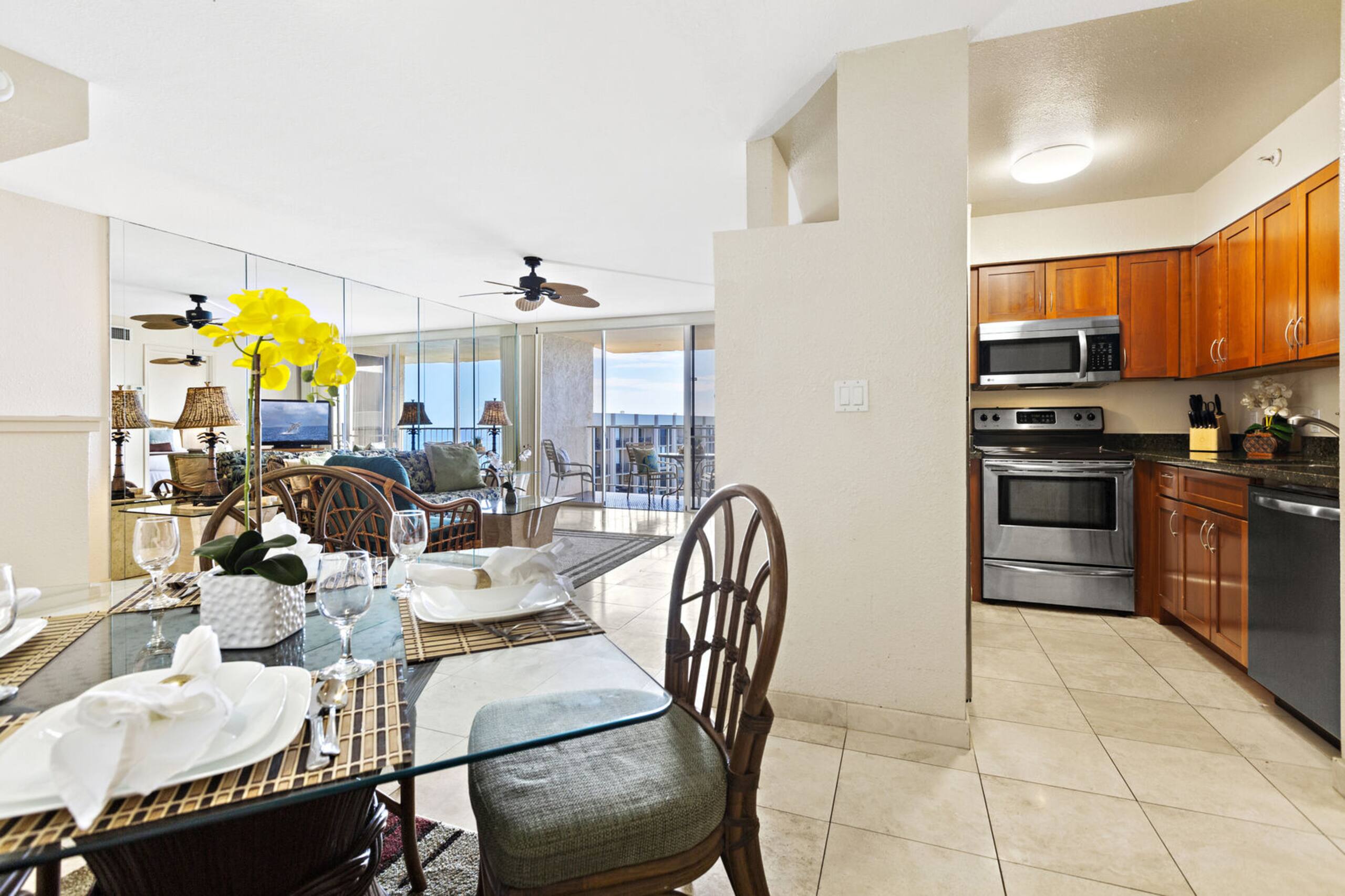 Condo in Lahaina · ★4.88 · 1 bedroom · 2 beds · 1 private bath - Image 11