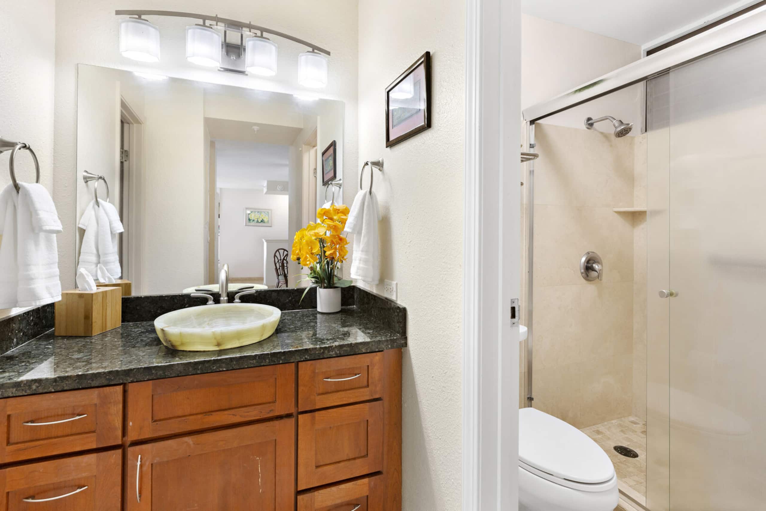 Condo in Lahaina · ★4.88 · 1 bedroom · 2 beds · 1 private bath - Image 15