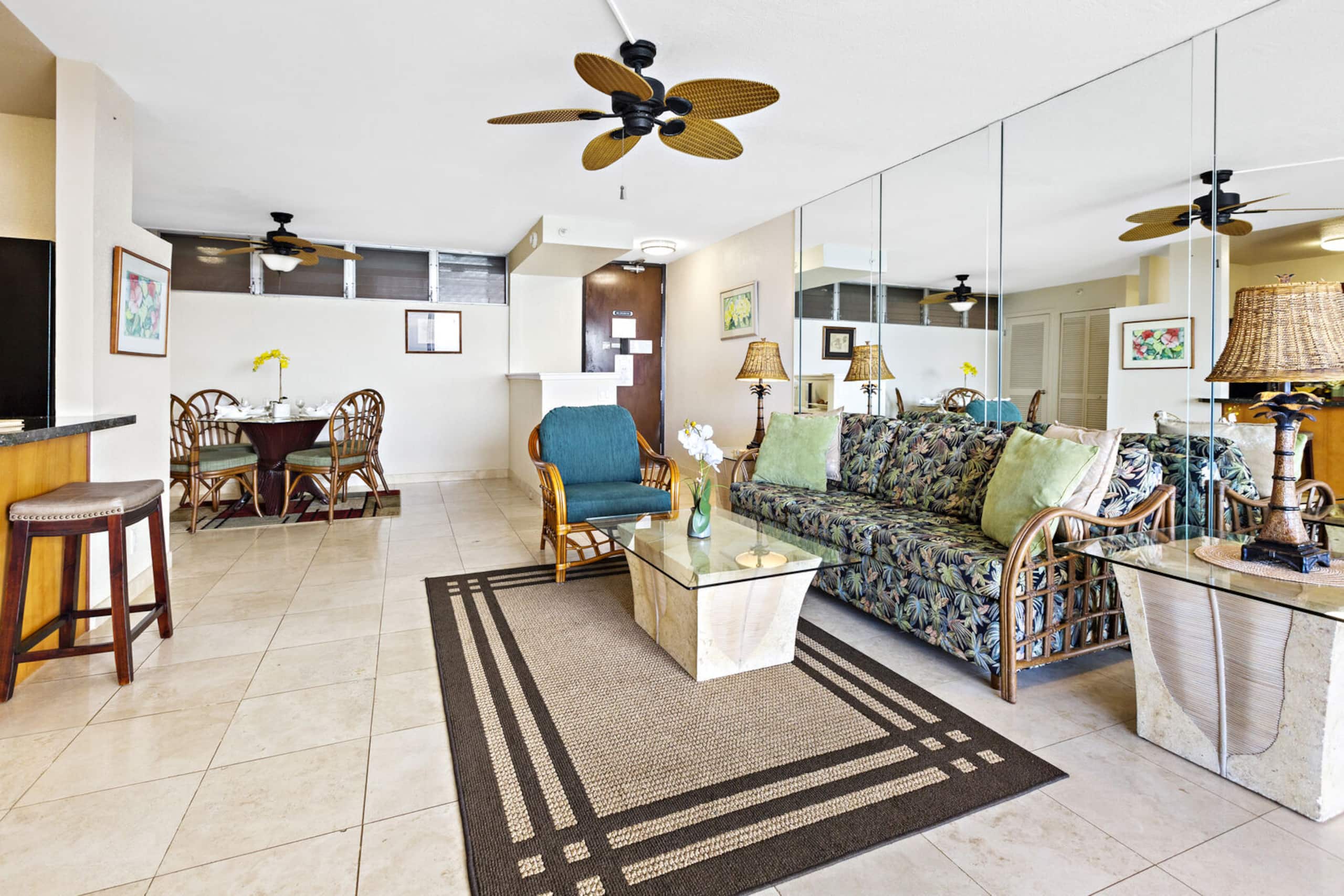 Condo in Lahaina · ★4.88 · 1 bedroom · 2 beds · 1 private bath - Image 5