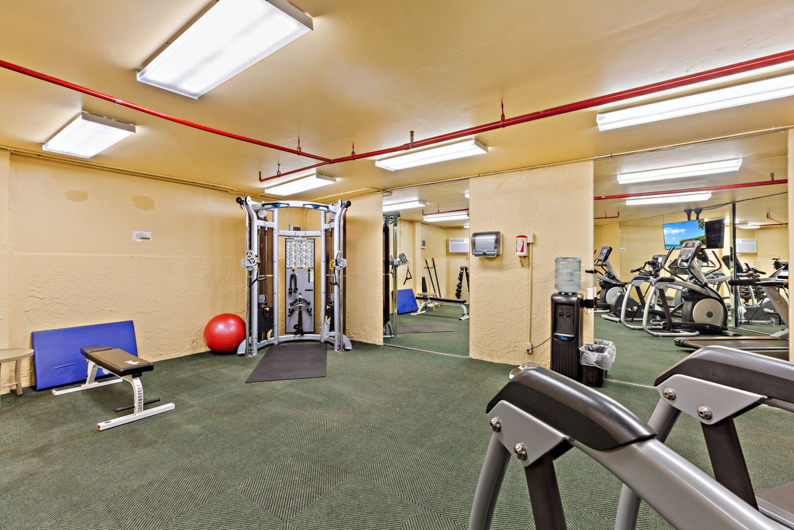 Condo in Lahaina · ★4.88 · 1 bedroom · 2 beds · 1 private bath - Image 29