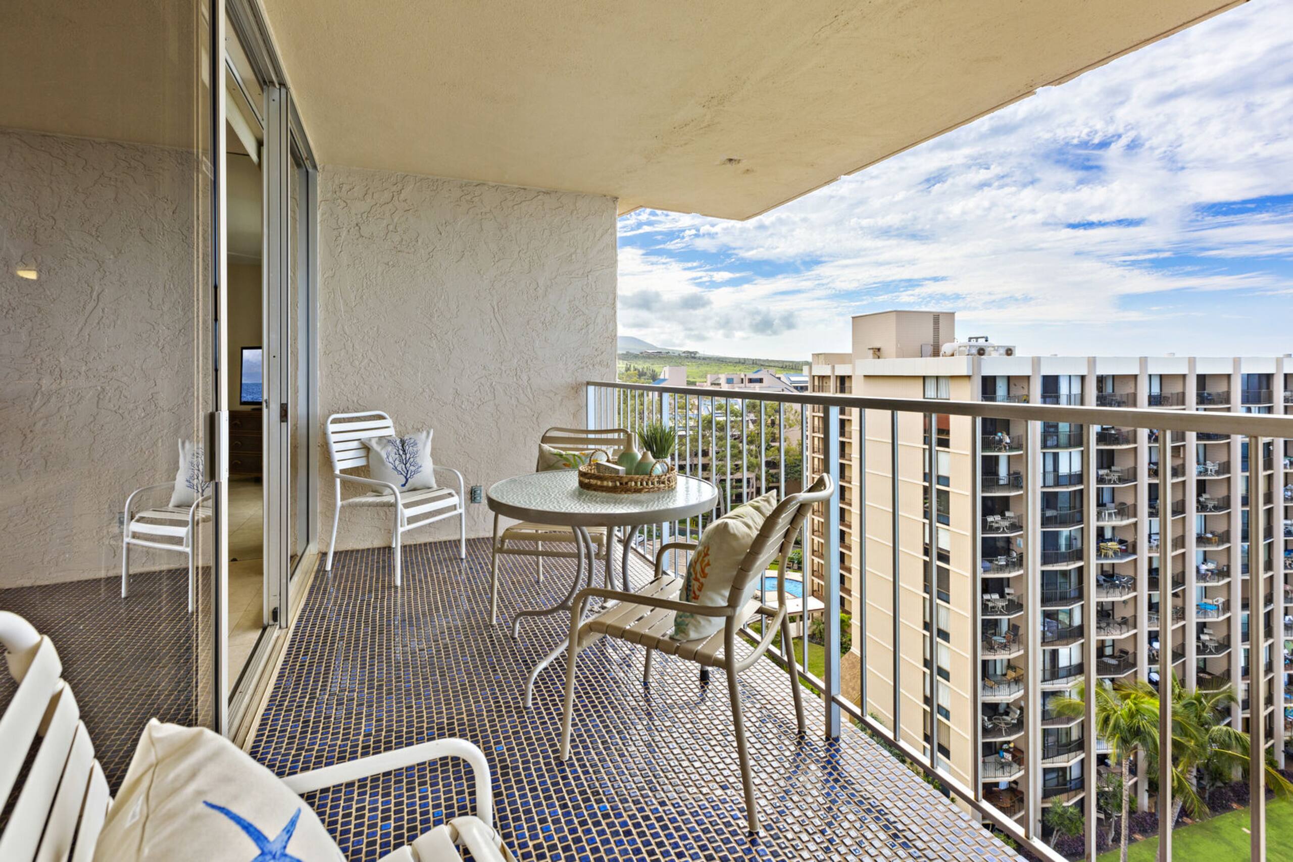 Condo in Lahaina · ★4.88 · 1 bedroom · 2 beds · 1 private bath - Image 23