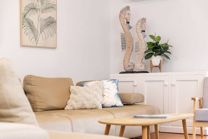 Ocean Breeze on Cooper – 5mins to Boomerang Beach gallery image 3