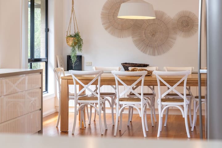 Ocean Breeze on Cooper – 5mins to Boomerang Beach