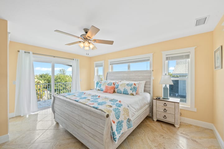 Dhoma e gjumit tre, kati i 3-të - Krevat dopio "king" me banjë brenda ambientit