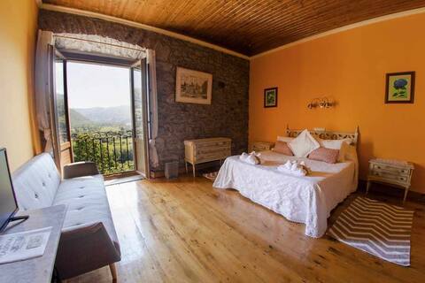 HOME · AGROTURISMO LA CASONA DE BELMONTE-LLAR