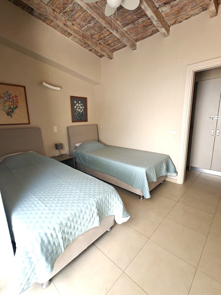 Eleni S Seaside House For 4 Easy Beach Access - Skiathos