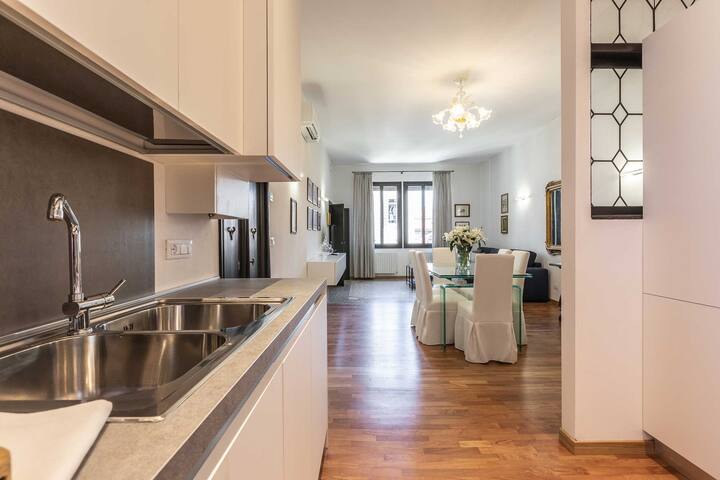 Madama Butterfly gallery image 5