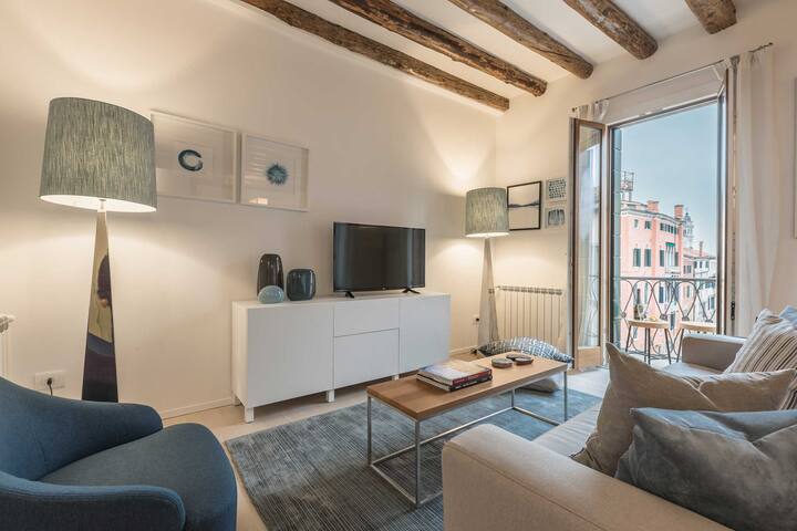 Canaletto gallery image 2