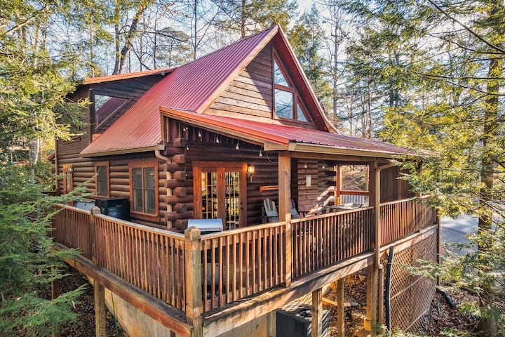 Book For Fall Now! Enjoy Our Hot Tub And Deck! - Gatlinburg, TN