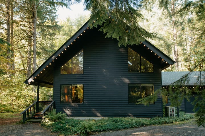 Wildwood Basecamp : 1.6 acres + Bunkhouse Lounge