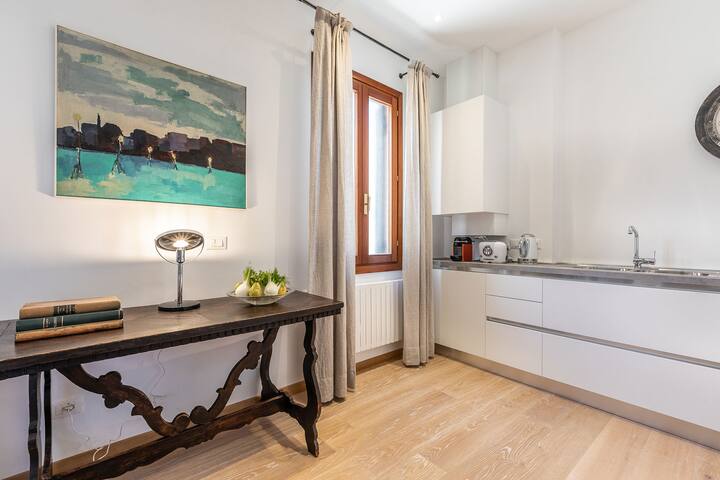 Carmen gallery image 5