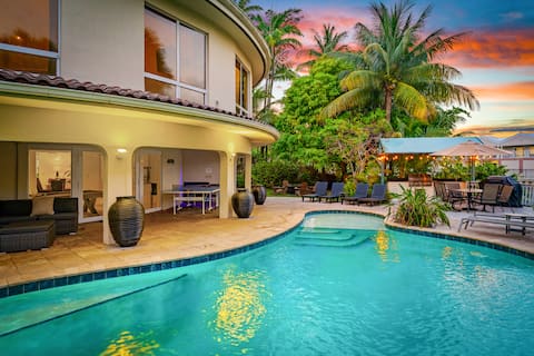 Waterfront Retreat: 7BR Villa with Pool & Firepit