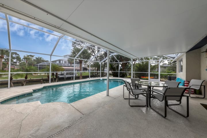Englewood 2 Bedroom Canalfront Pool Cottage - Florida