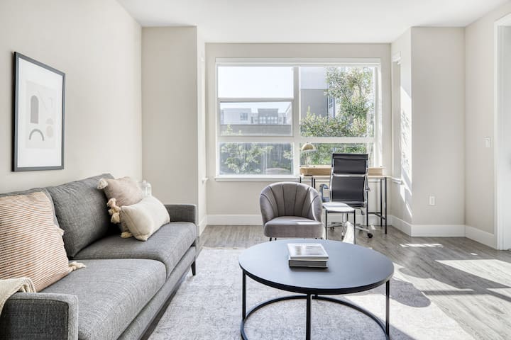 Blueground | Redwood City, gym & tennis court