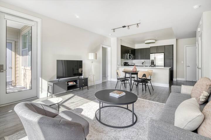 Blueground | Redwood City, gym & tennis court gallery image 3