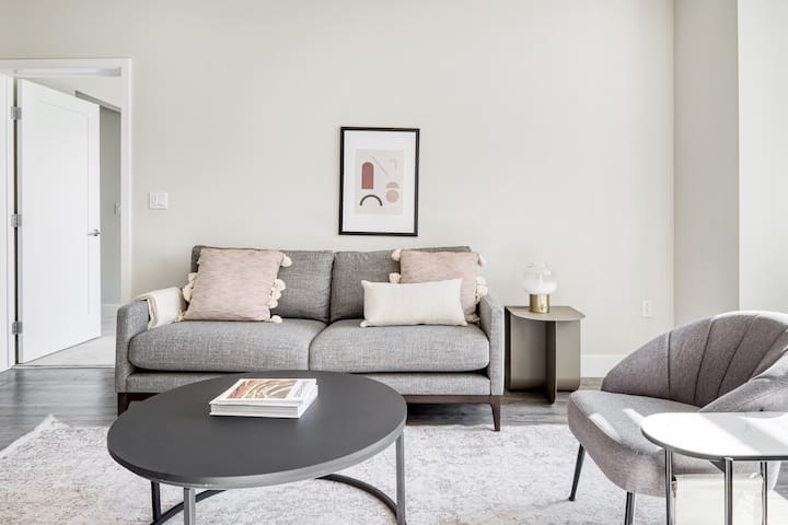 Blueground | Redwood City, gym & tennis court gallery image 2