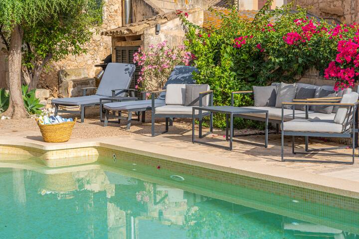 Numero Uno gallery image 2