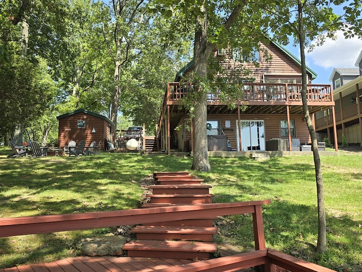 New Dock, Kayaks, Lake Sunsets, Hot Tub