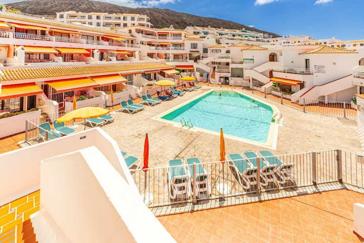 Sunny Poolside Escape Los Diamantes - Los Cristianos