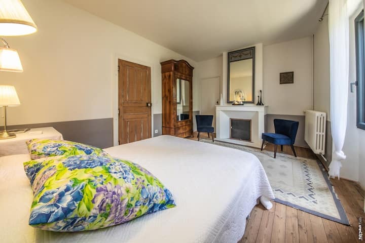 Bedroom with a double bed