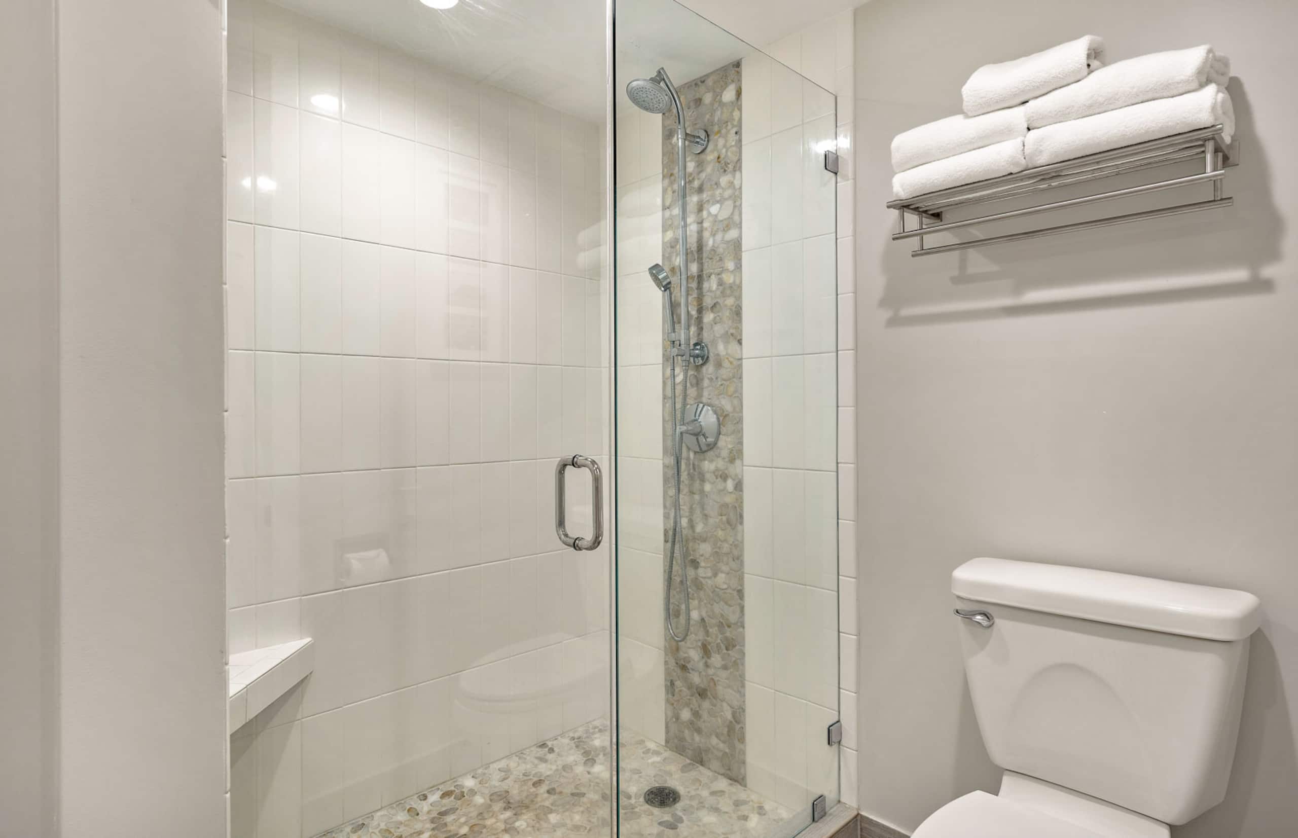 Condo in Lahaina · ★4.83 · 2 bedrooms · 3 beds · 2 baths - Image 19
