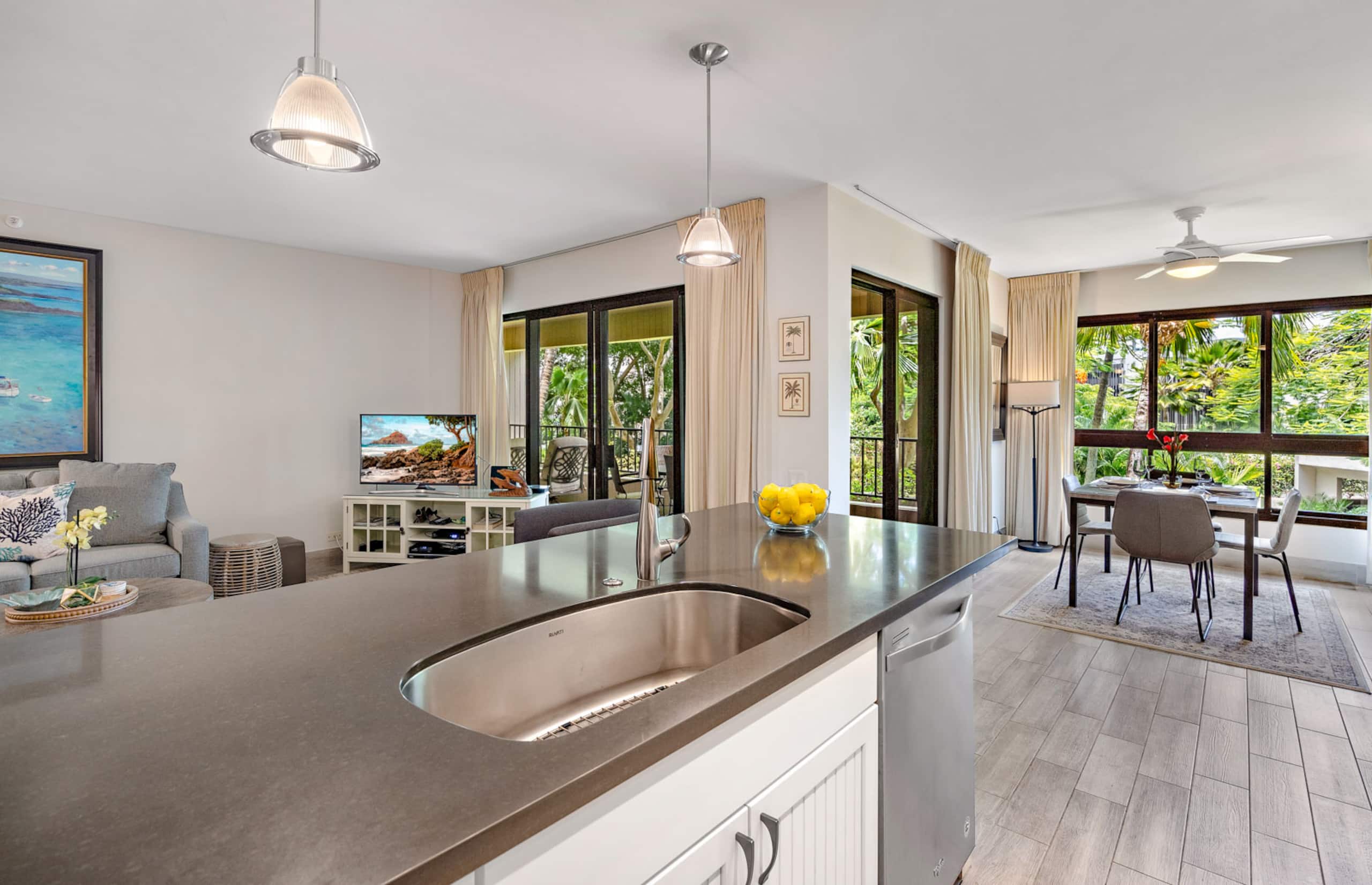Condo in Lahaina · ★4.83 · 2 bedrooms · 3 beds · 2 baths - Image 12